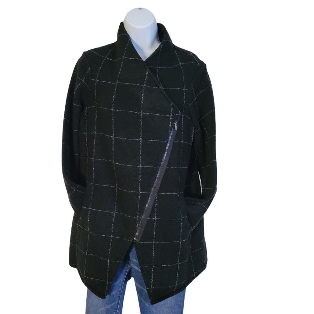 Carve Designs  Poncho Jacket. Small NWOT